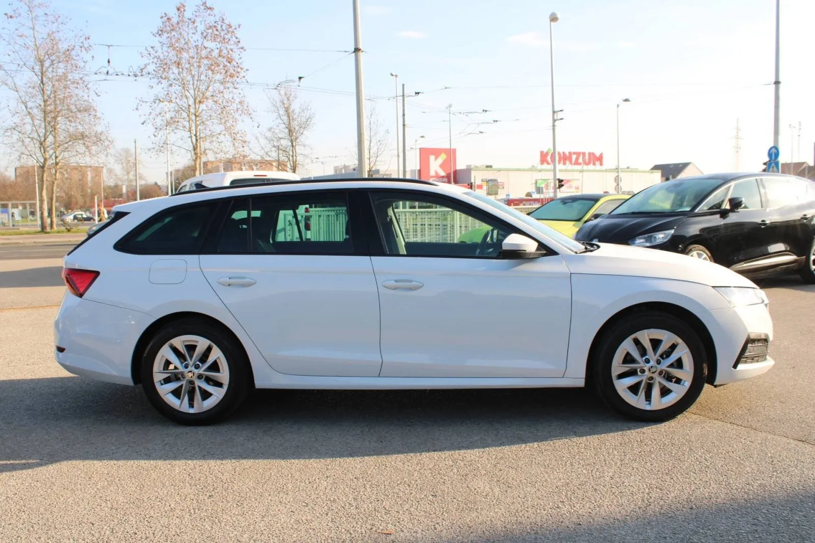 škoda octavia combi 2.0 tdi dsg *led, navigacija* - slika 4