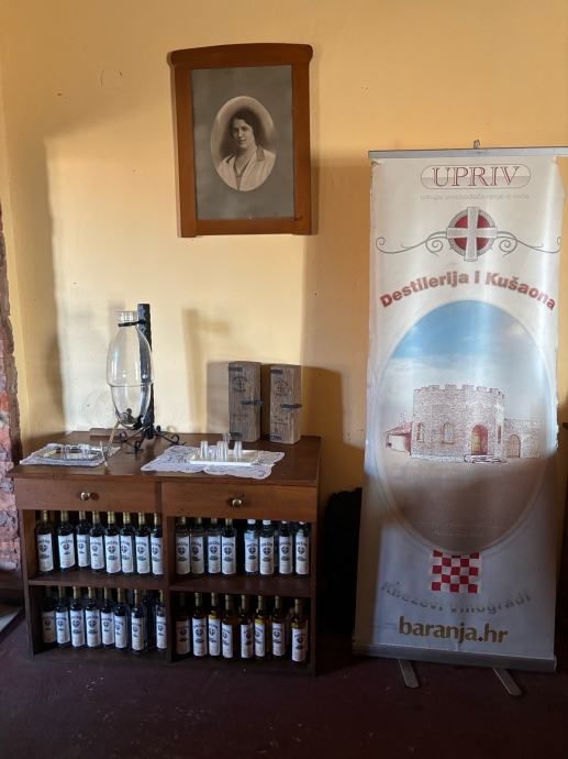 poslovna zgrada: kneževi vinogradi, destilerija i kušaona, 2500 m2 - slika 11