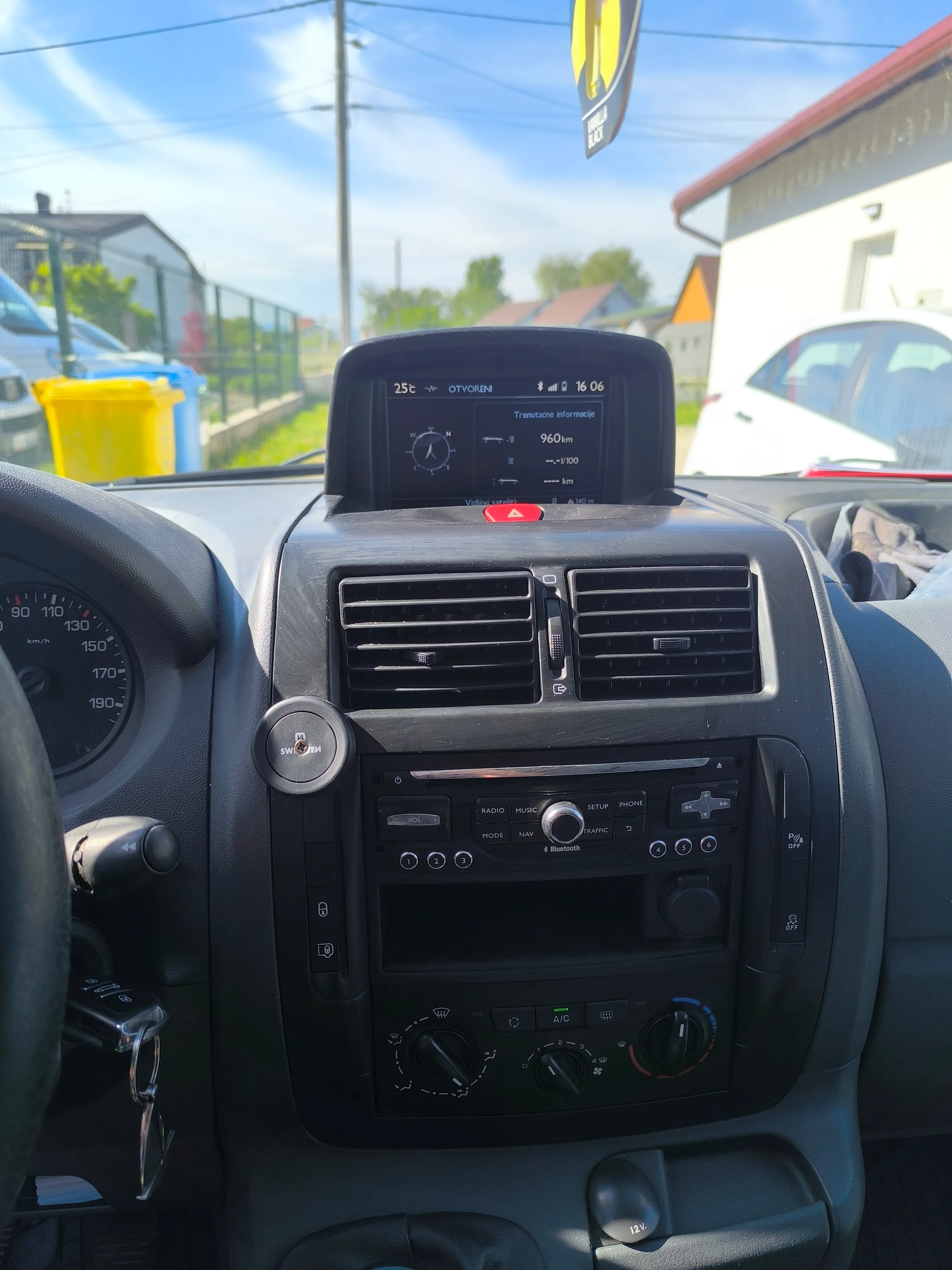 peugeot expert 2.0hdi 2015g produženi - slika 11