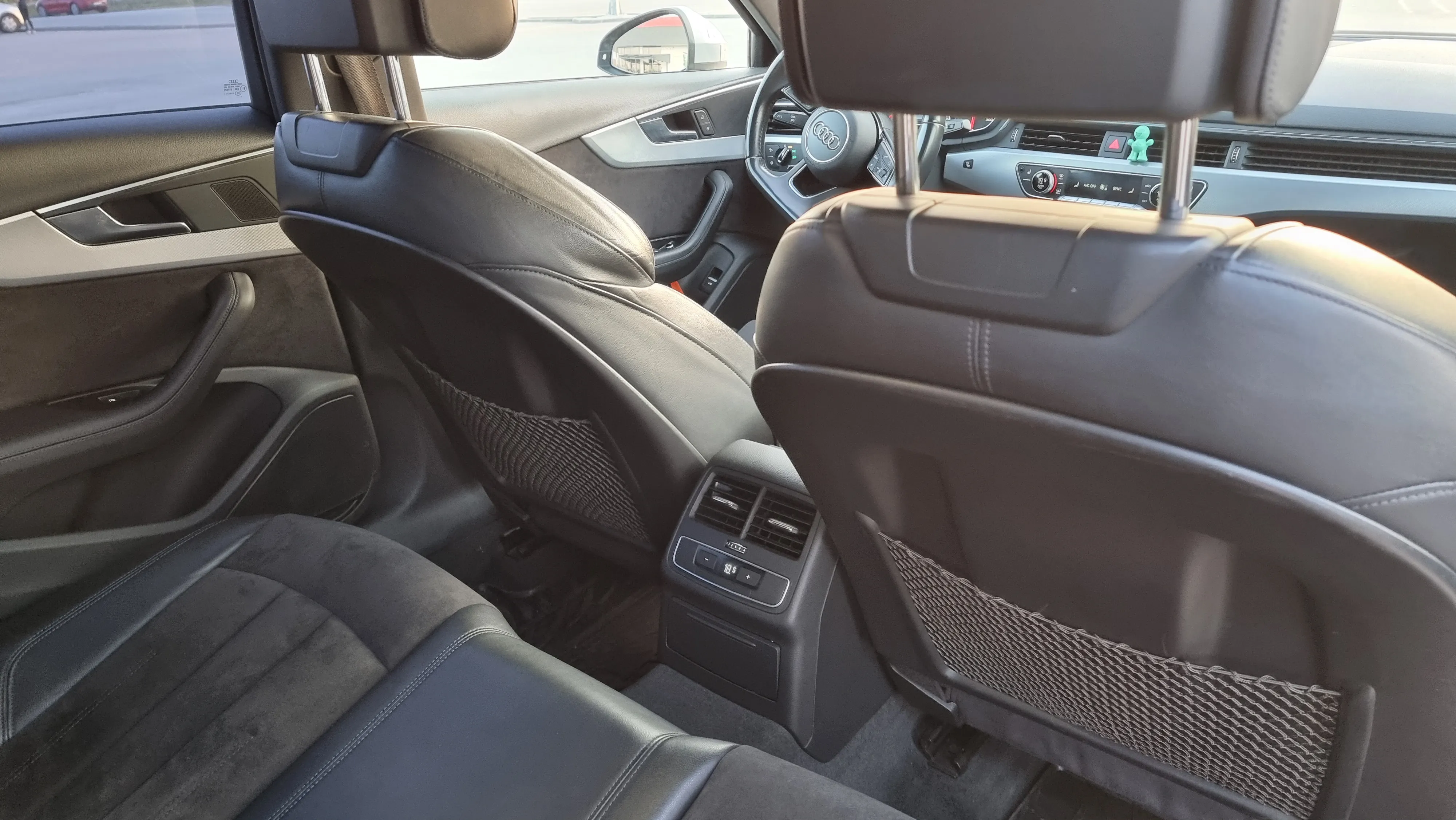 audi a4 2,0 tdi automatik, s line, led, alkantara, 140kw - slika 14