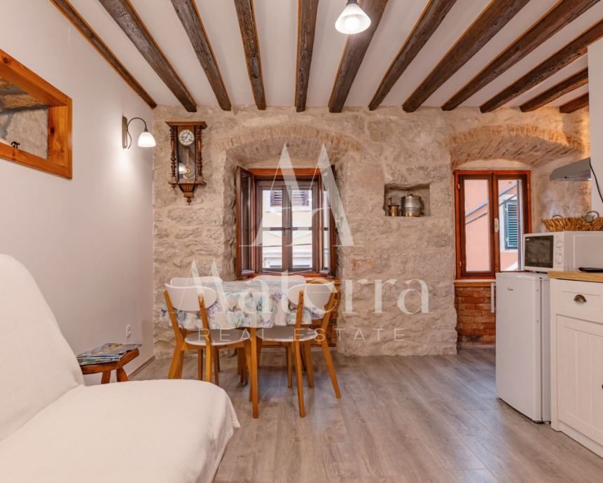 skradin/centar, dva manja stana u višeetažnoj kući (prodaja) - slika 11