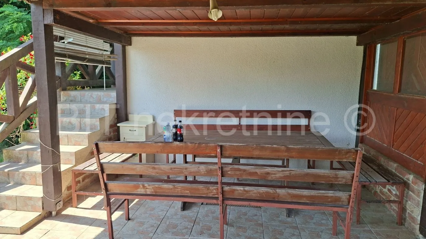 vikendica 60 m² + 2.250 m² okućnice | vinski podrum | 33.000 € - slika 9