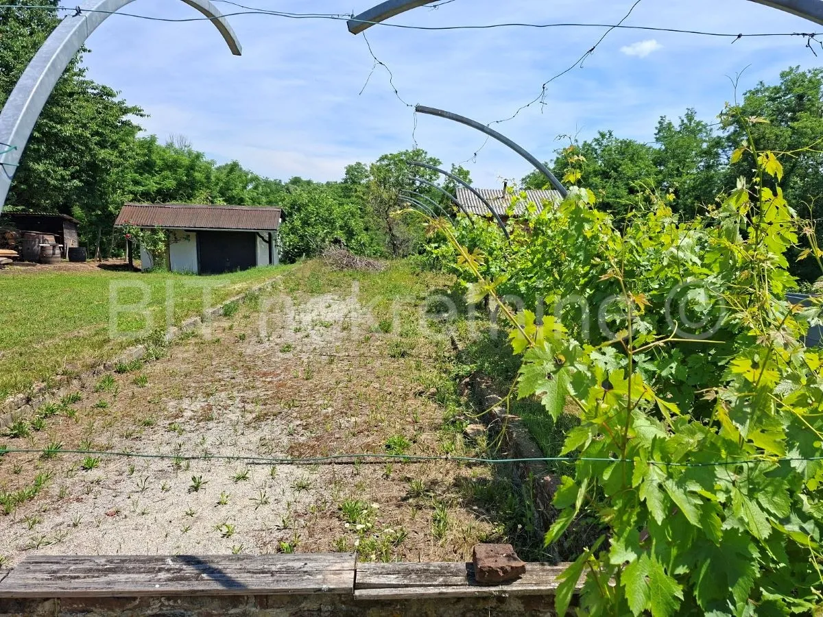 vikendica 60 m² + 2.250 m² okućnice | vinski podrum | 33.000 € - slika 18