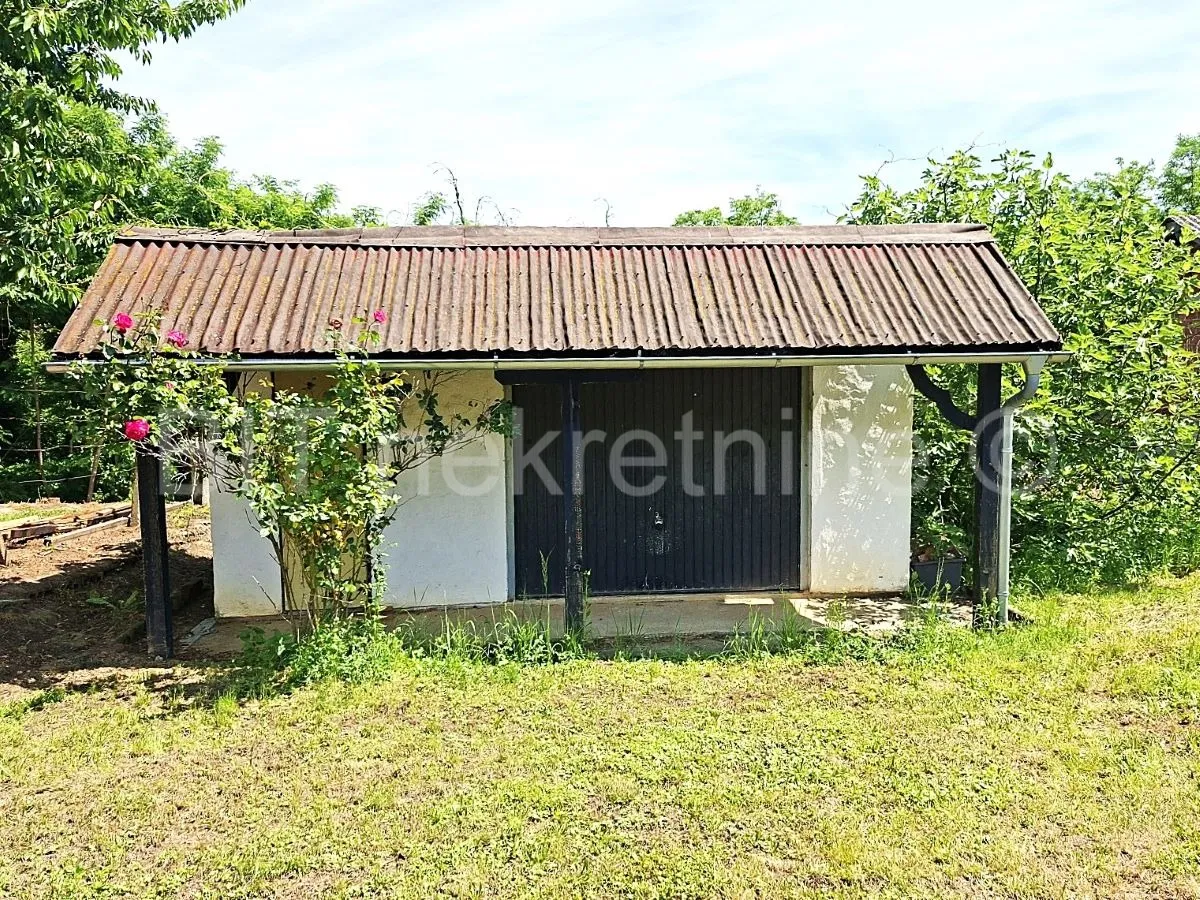 vikendica 60 m² + 2.250 m² okućnice | vinski podrum | 33.000 € - slika 17
