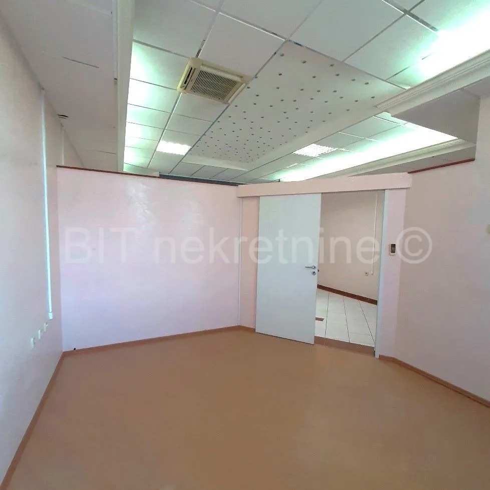 poslovni prostor prodaja podolice 45 m2 - slika 10
