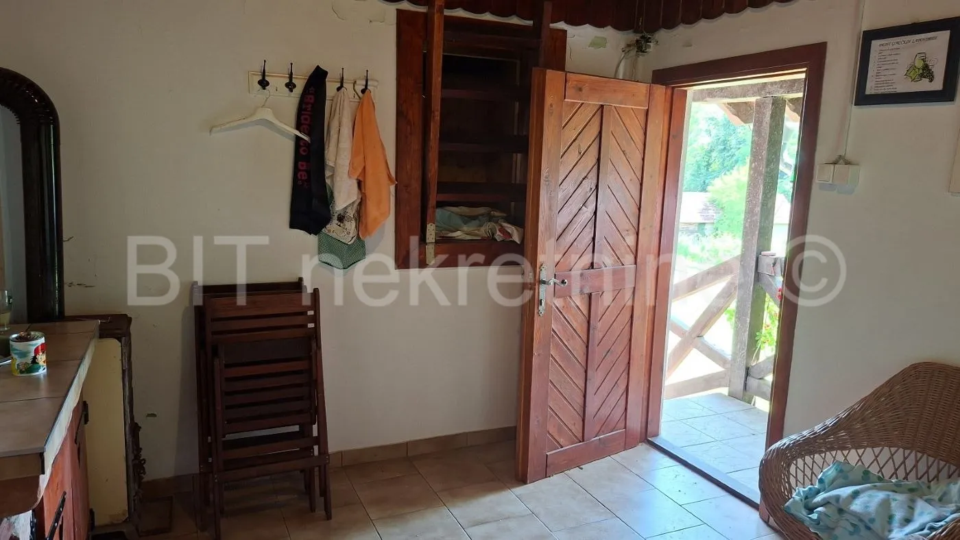 vikendica 60 m² + 2.250 m² okućnice | vinski podrum | 33.000 € - slika 10