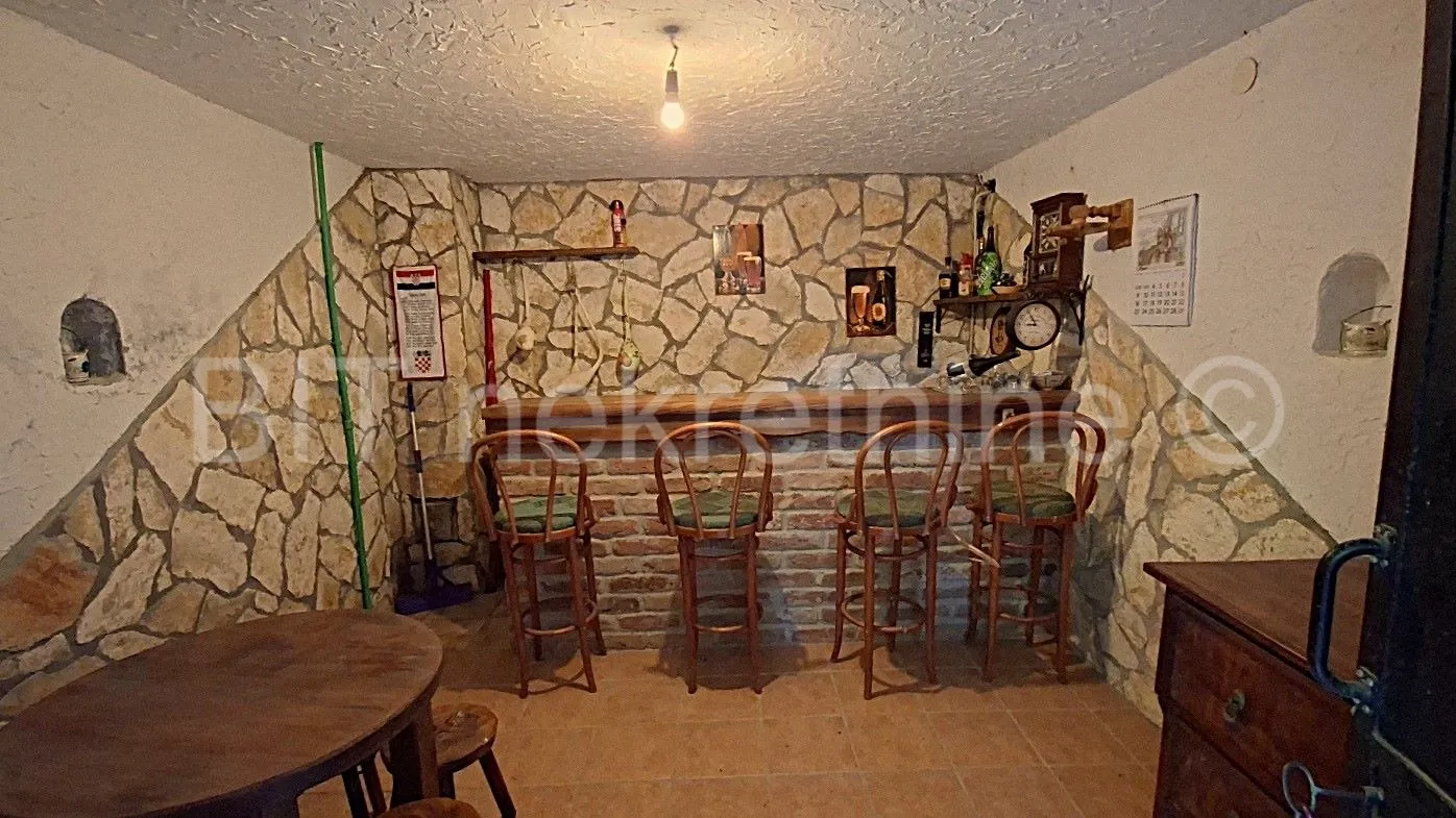 vikendica 60 m² + 2.250 m² okućnice | vinski podrum | 33.000 € - slika 15