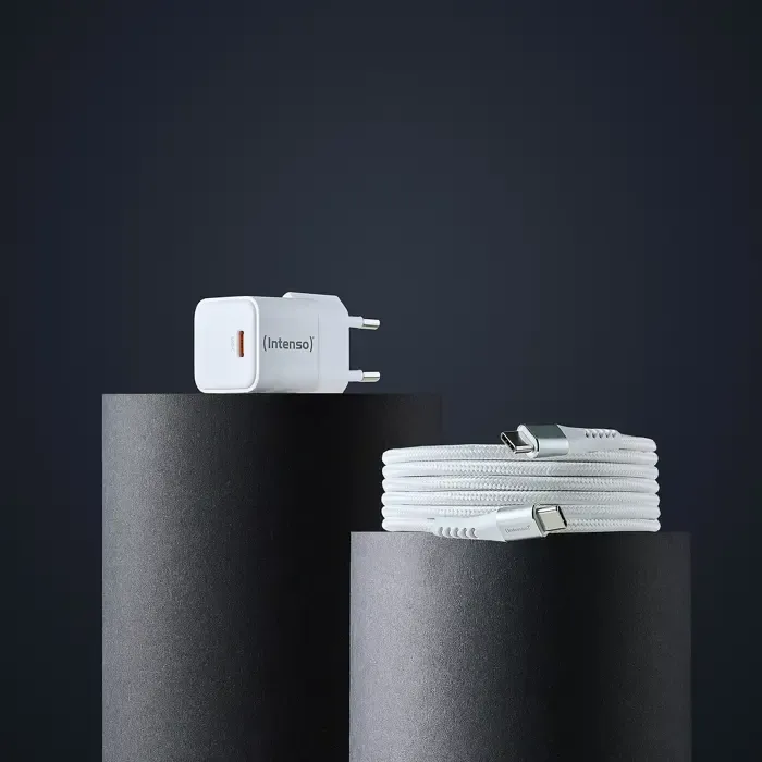intenso power adapter w30c gan + c315c usb-c cable (white, 30 watts) - slika 3