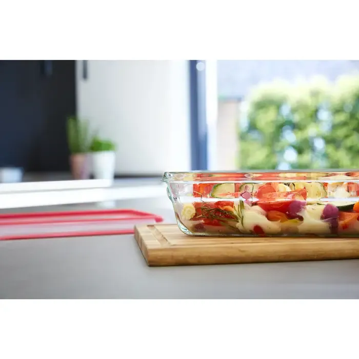 emsa clip & close glass food storage container 3.0 liters (transparent/red, rectangular) - slika 4