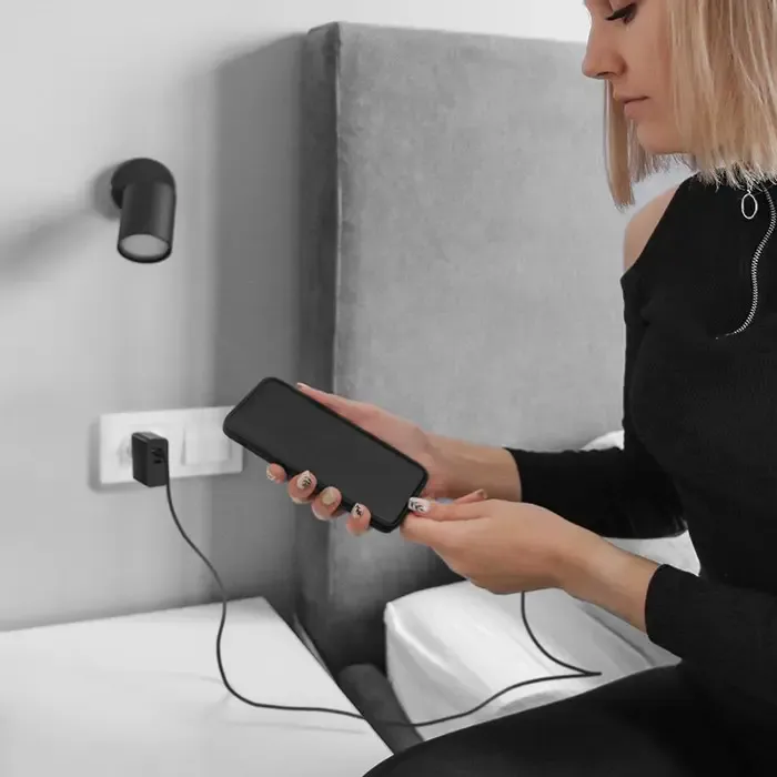 qoltec 52381 super quick pd charger | 1xusb-c | 1xusb| 90w | 5-20v | 2.4-4.35a | black - slika 3