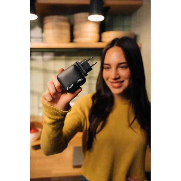 verbatim mini gan zidni punjač 100 w, pd, qc 3.0, 3xusb-c, 1 x usb-a - slika 4
