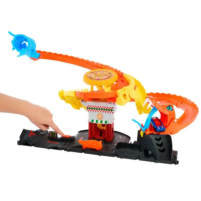 hot wheels city cool pizza - attack of the cobra htn81 mattel - slika 3