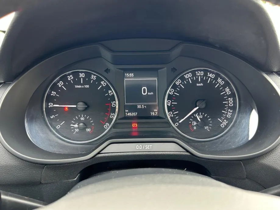 škoda octavia sw 1,6 tdi - 149.000km - servisna - odlična - reg 1 god! - slika 19