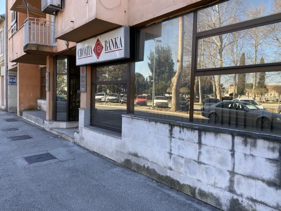 Poslovni prostor: Metković, ulični lokal, 130,2 m2 (prodaja)