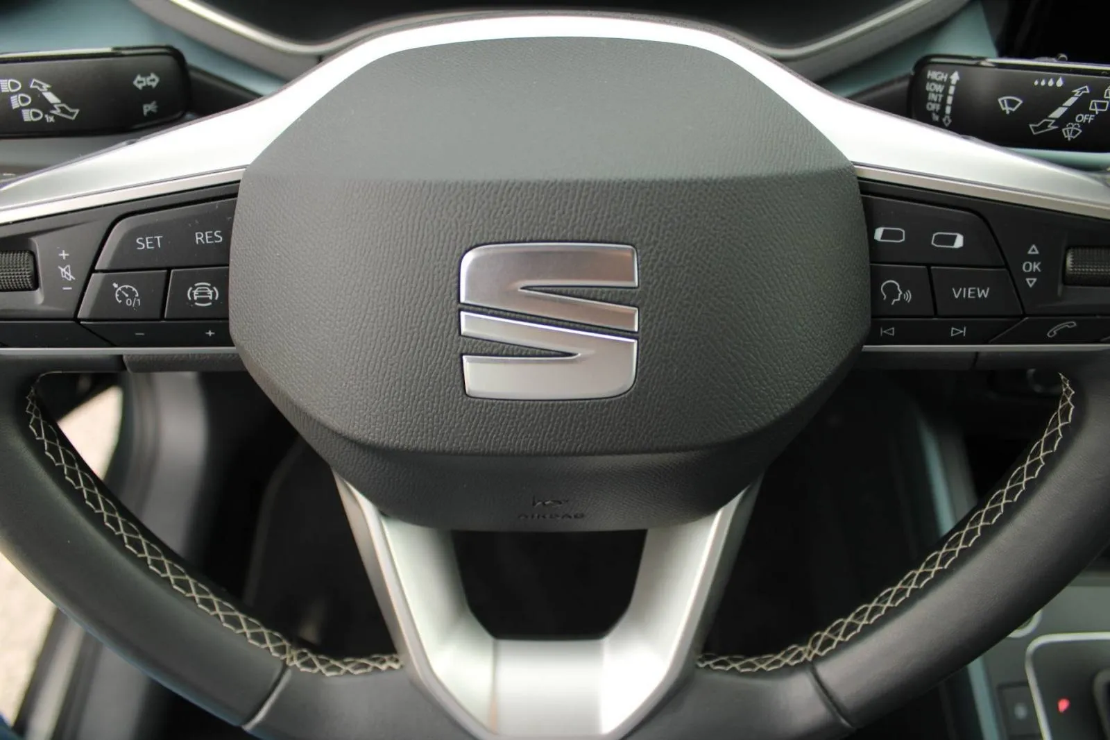 seat arona 1.0 tsi dsg *led, navigacija, kamera* - slika 17