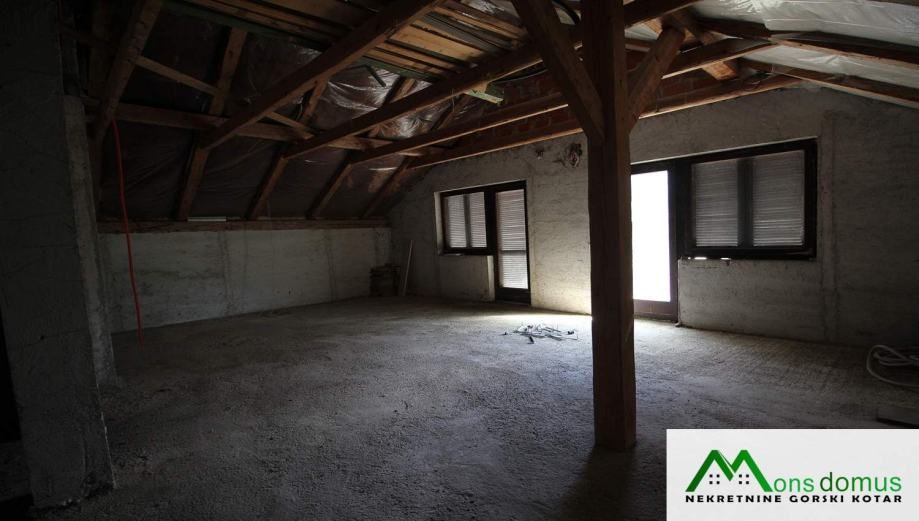 kuća za nas i dva apartmana za najam (prodaja) - slika 18
