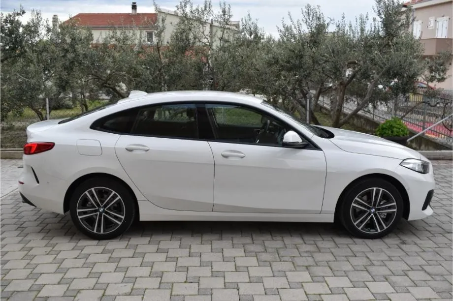 bmw 218d 2.0 gran coupe automatik -kamera,dab,full led -lounge - slika 5