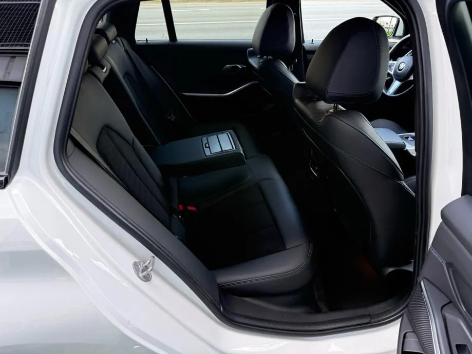 bmw 318d automatik m paket °virtual°kamera°head-up°leasing - slika 24