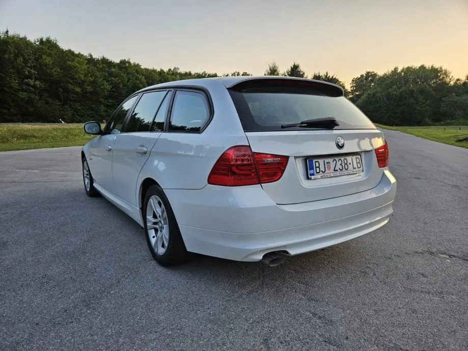 bmw serija 3 touring 316d 188 000 km - slika 2