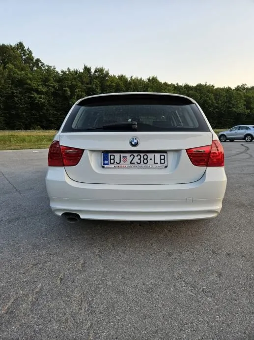 bmw serija 3 touring 316d 188 000 km - slika 5