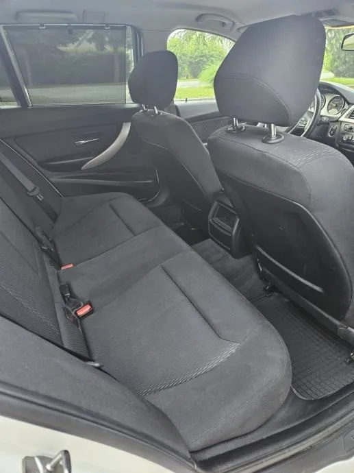 bmw serija 3 touring 316d automatik - slika 16