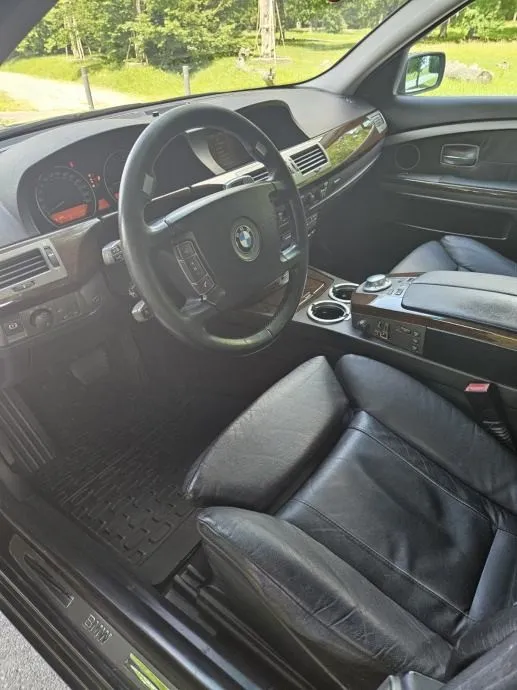 bmw serija 7 745i automatik - slika 9
