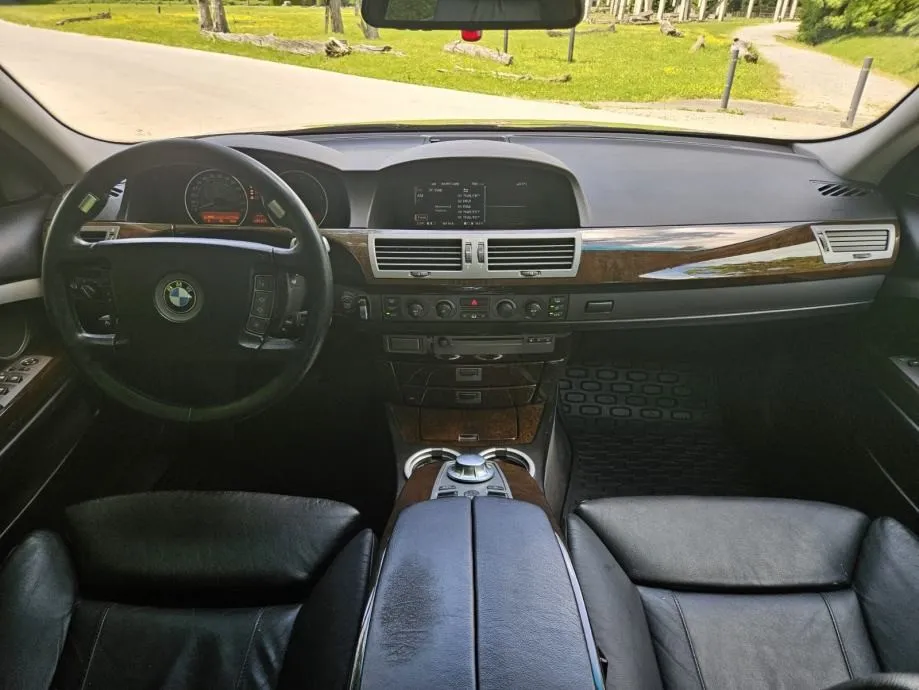 bmw serija 7 745i automatik - slika 14
