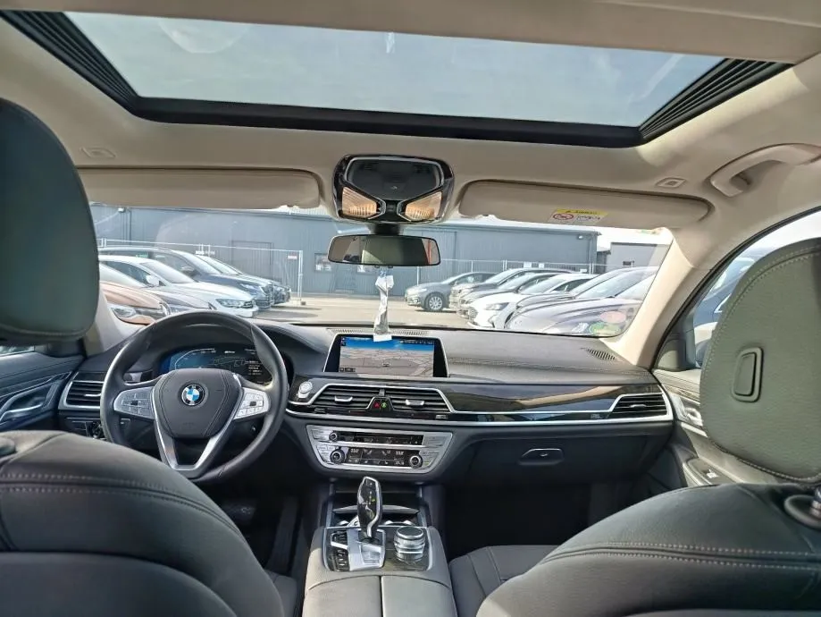 bmw serija 7 745le x drive. samo 39000km - slika 7