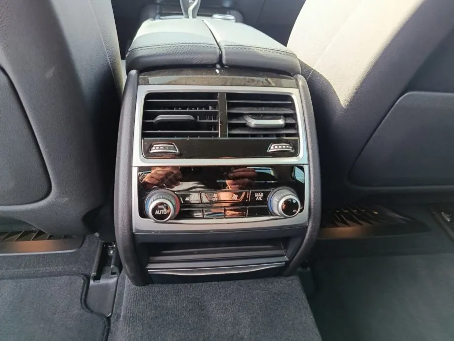 bmw serija 7 745le x drive. samo 39000km - slika 16