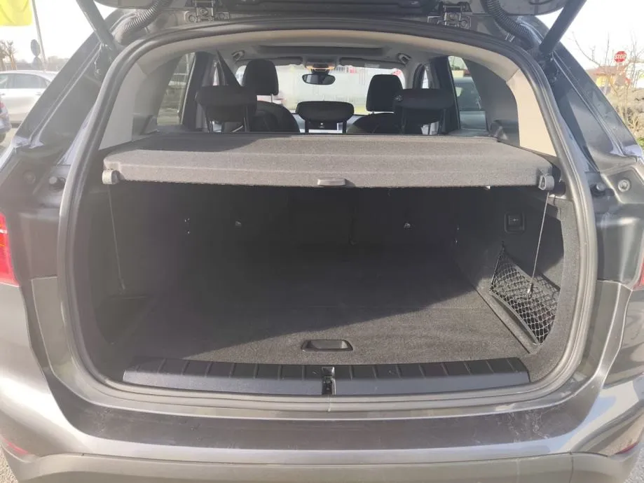 bmw x1 sdrive advantage; navi/panoramski krov - slika 8