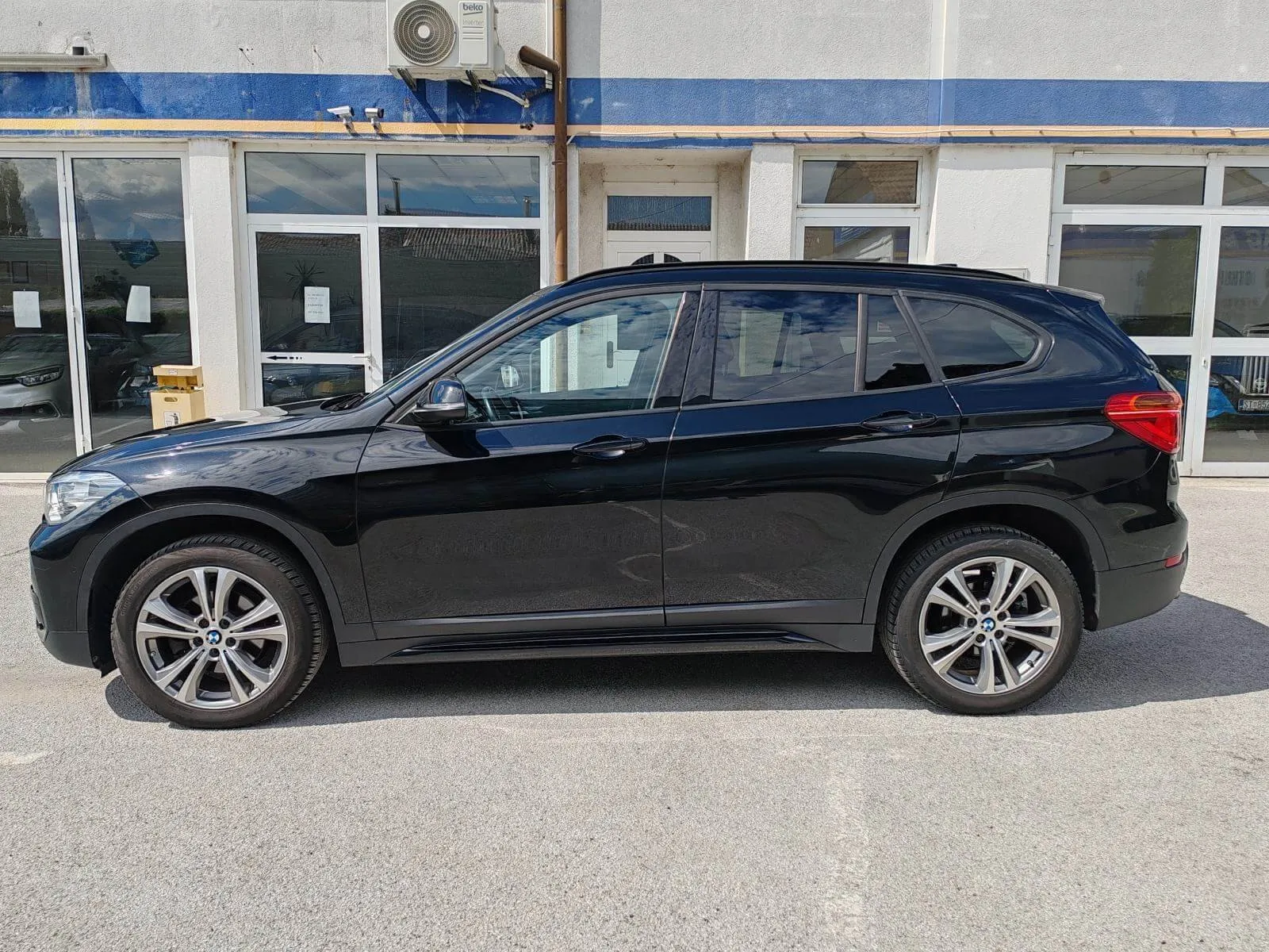 bmw x1 sdrive18d automatik - slika 2