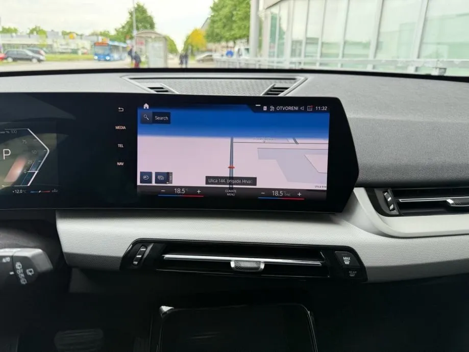 bmw x1 sdrive18d automatik °velika navi°kamera°leasing bez učešća° - slika 14