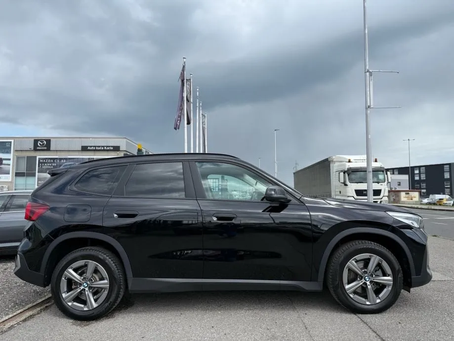 bmw x1 sdrive18d automatik °velika navi°kamera°leasing bez učešća° - slika 5