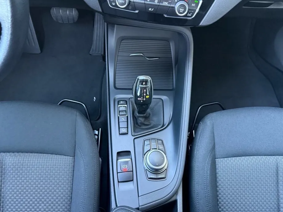 bmw x1 xdrive18d automatik °navi°led°u pdv-u°leasing bez učešća° - slika 15