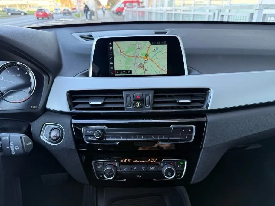 bmw x1 xdrive18d automatik °navi°led°u pdv-u°leasing bez učešća° - slika 14