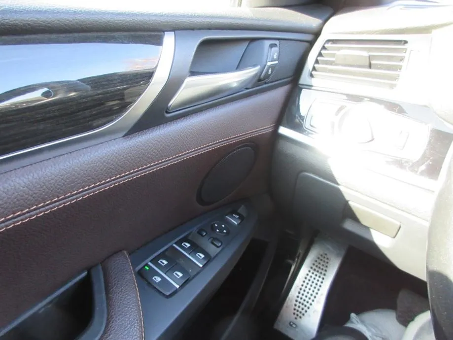 bmw x4 35d,x-drive,312ks,m-paket,toop stanje,.. - slika 14