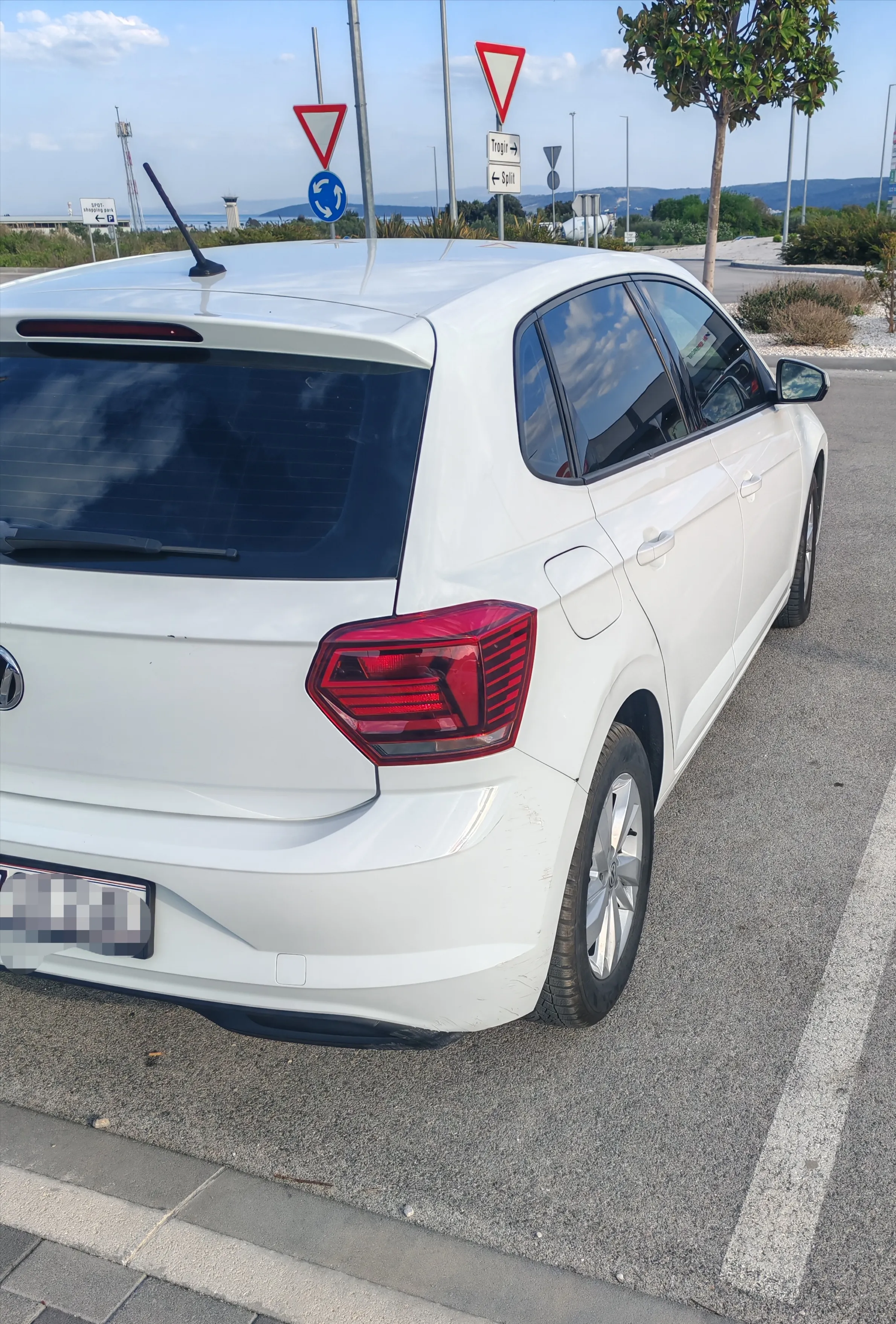 polo 1.6 tdi 2020 g. 82000 km, hitno - slika 5