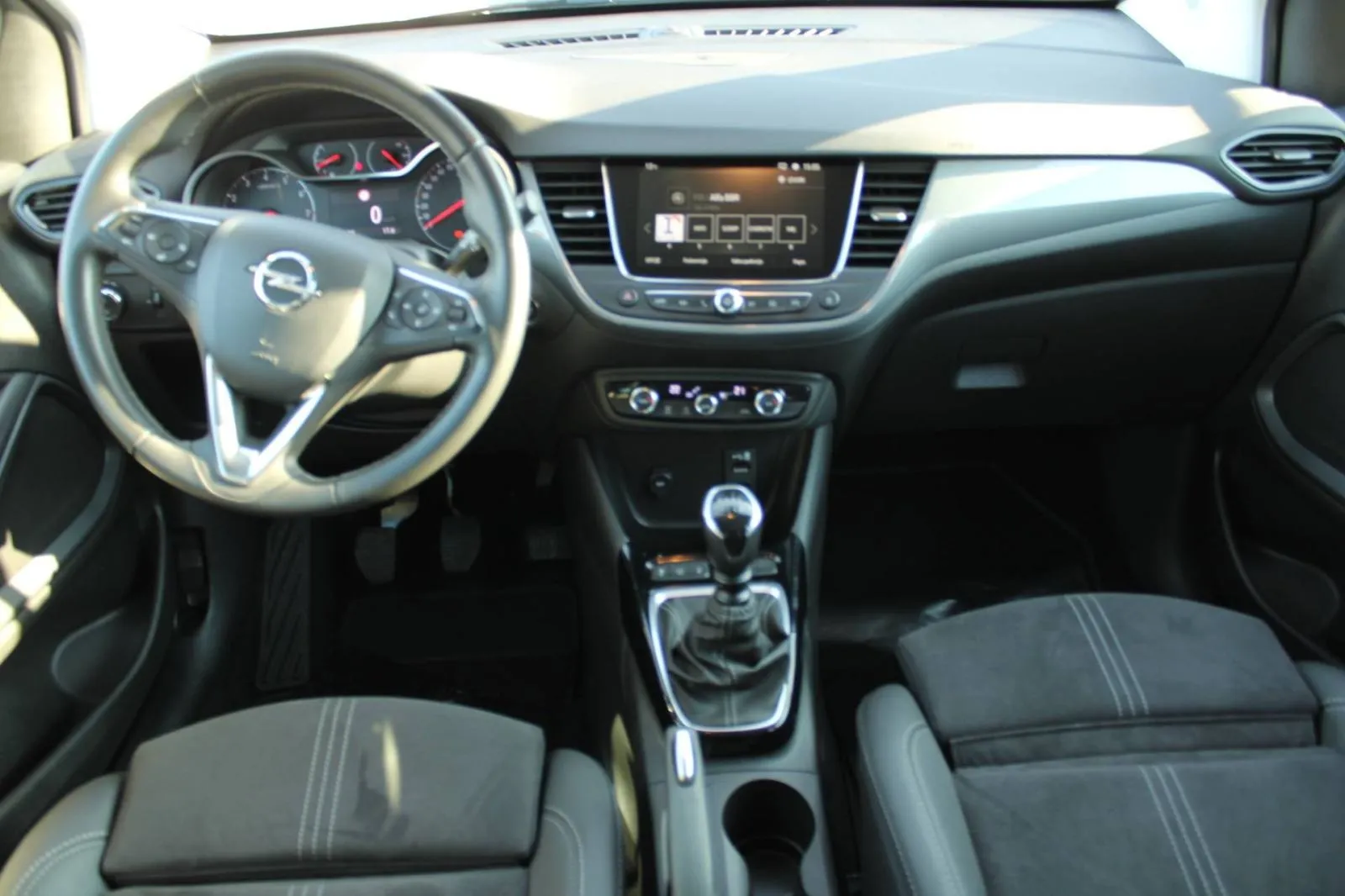 opel crossland 1.2 turbo ultimate *led, navigacija, kamera* - slika 19