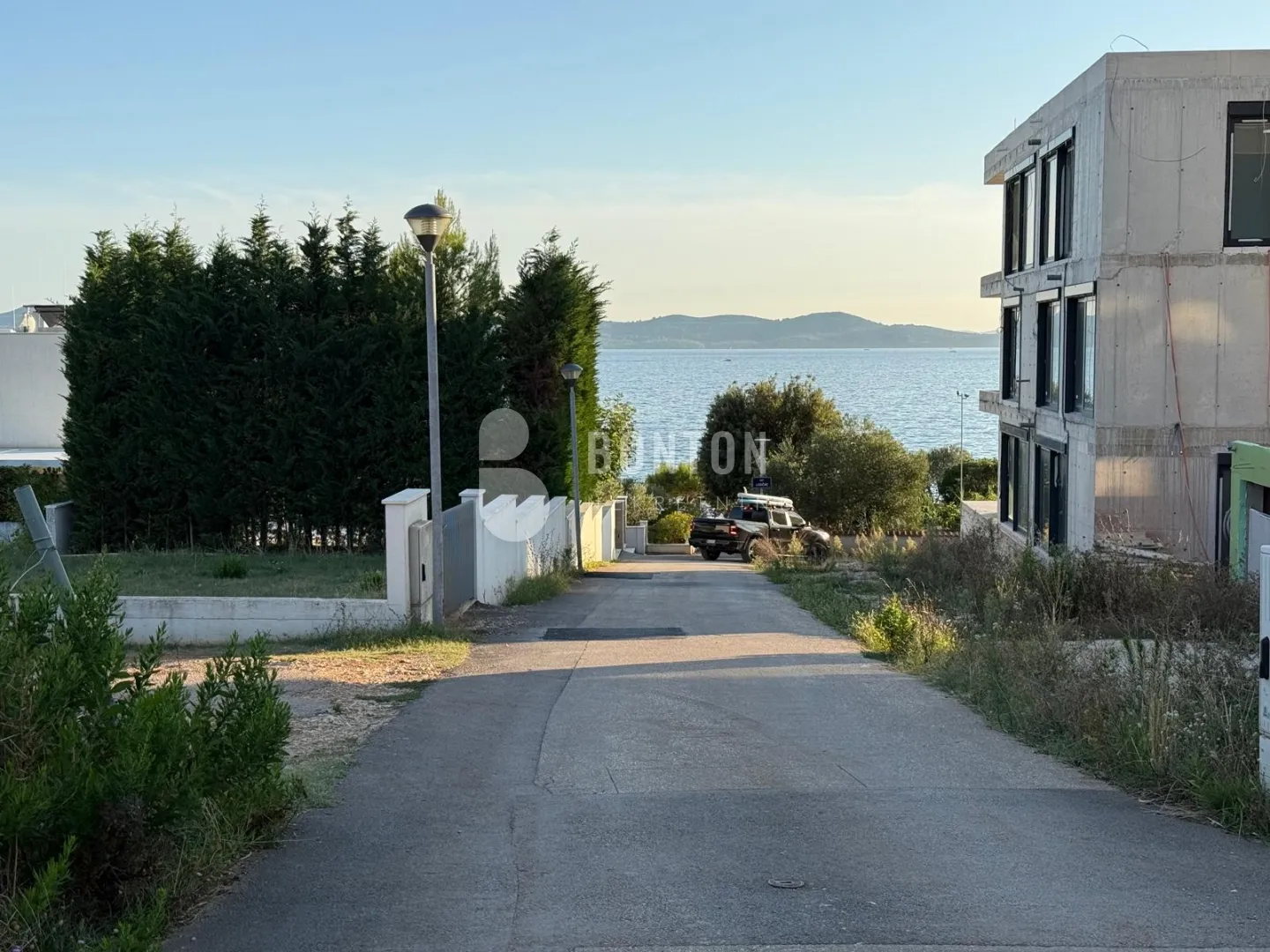 kožino-trosobni luxsuzni stan 1 kat-pogled na more - slika 42