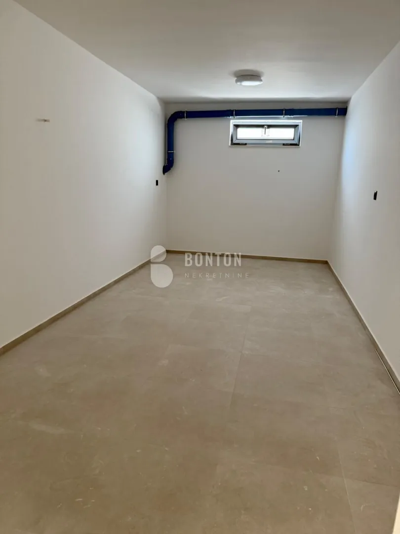 kožino-četvorosobni luxsuzni stan s bazenom -pogled na more - slika 65