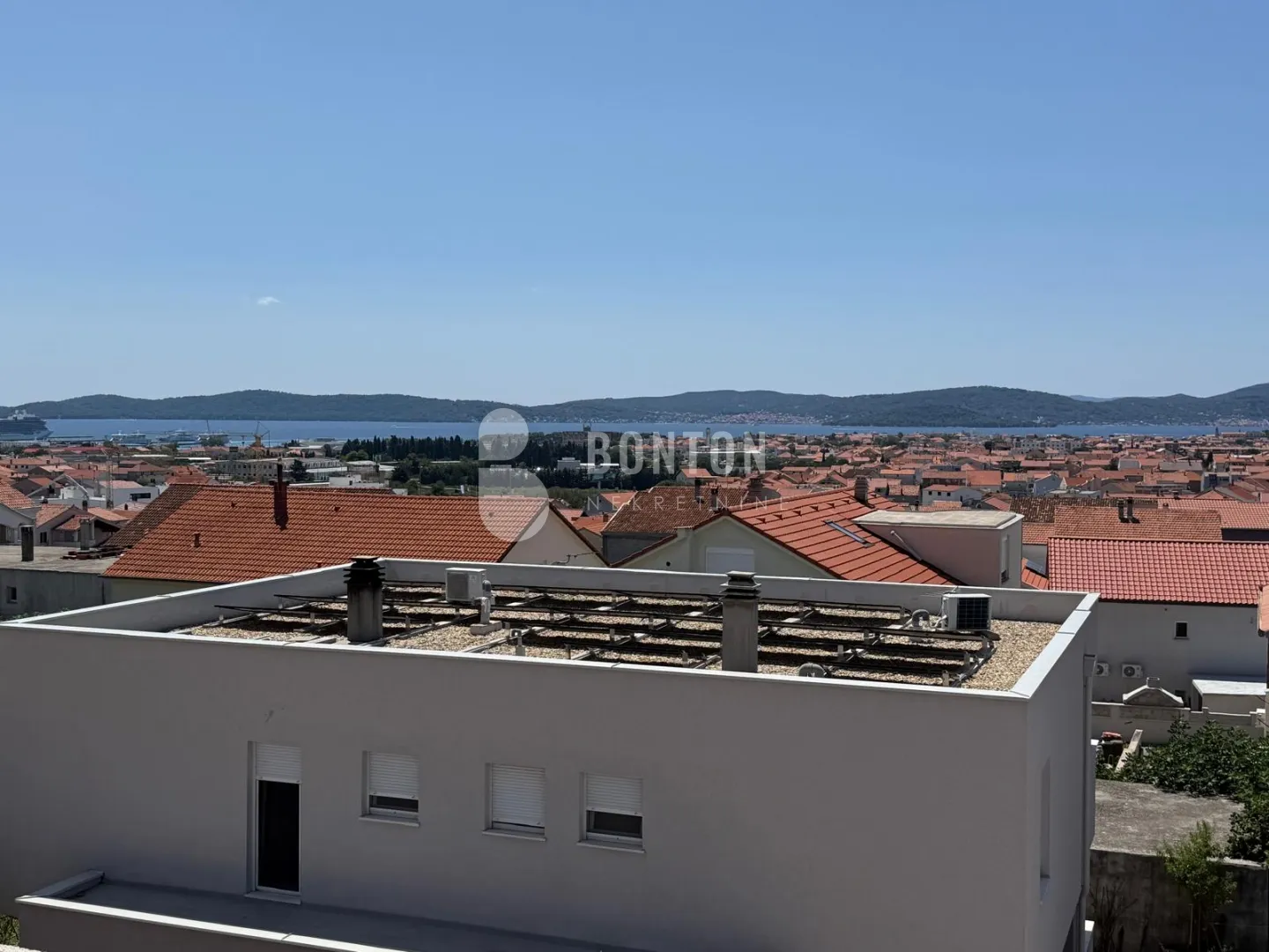stan s6_-crvene kuće-panoramski pogled-mirna lokacija - slika 3