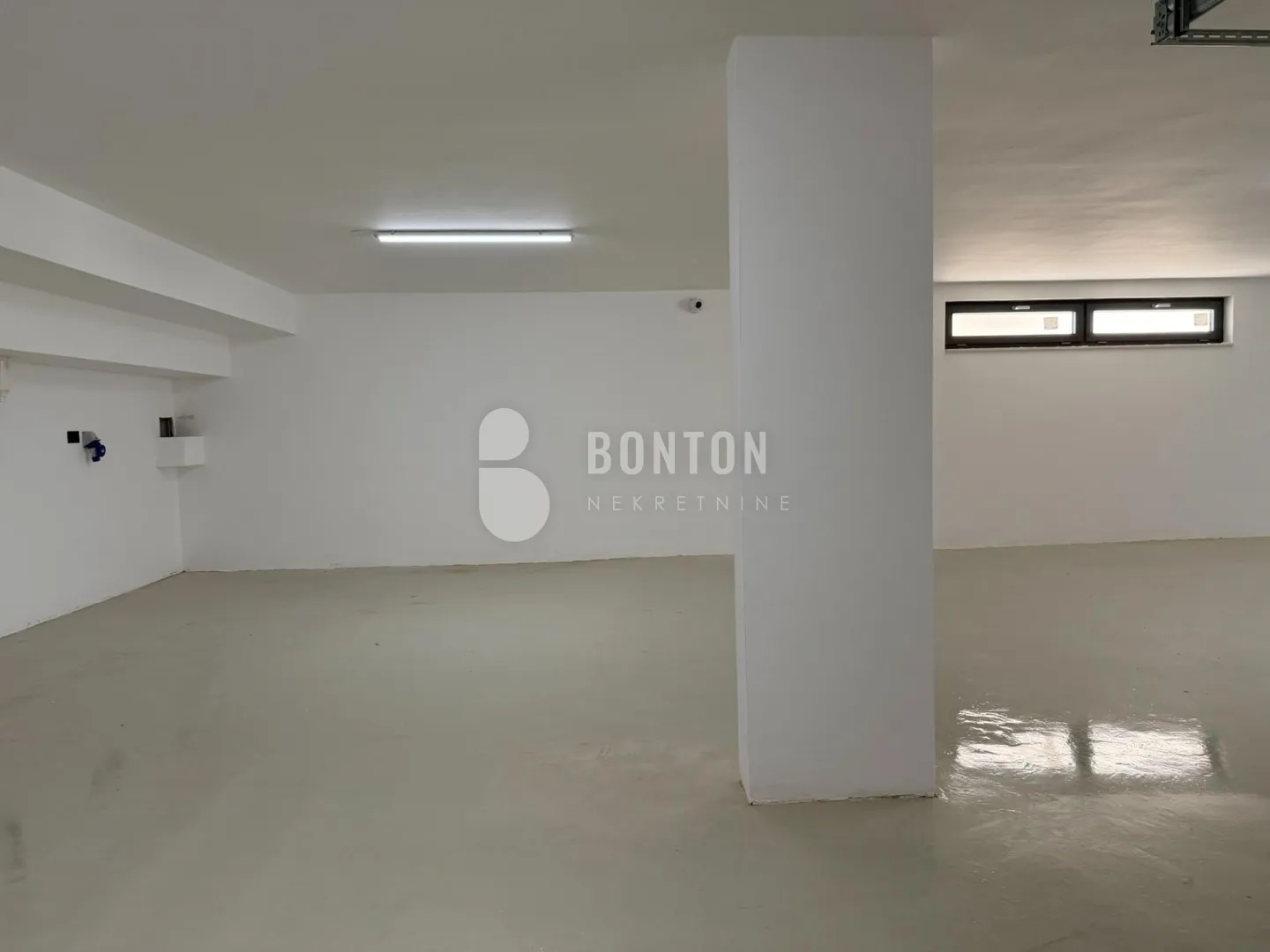 kožino-trosobni luxsuzni stan 1 kat-pogled na more - slika 60