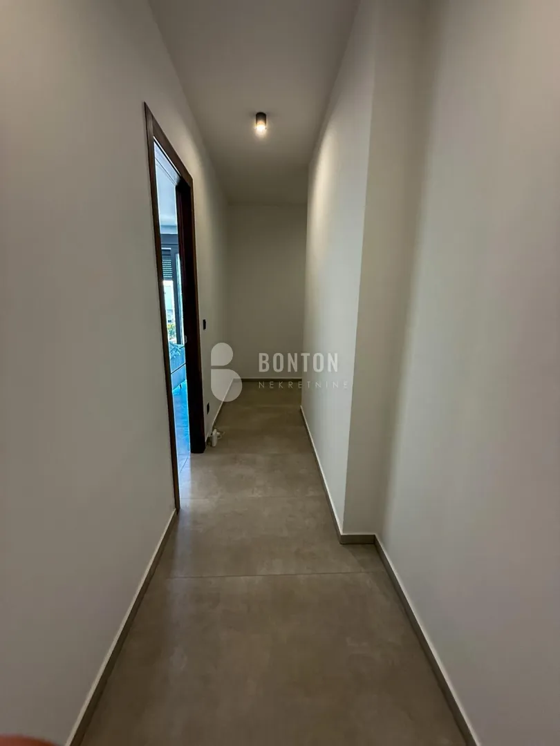 kožino-četvorosobni luxsuzni stan s bazenom -pogled na more - slika 62