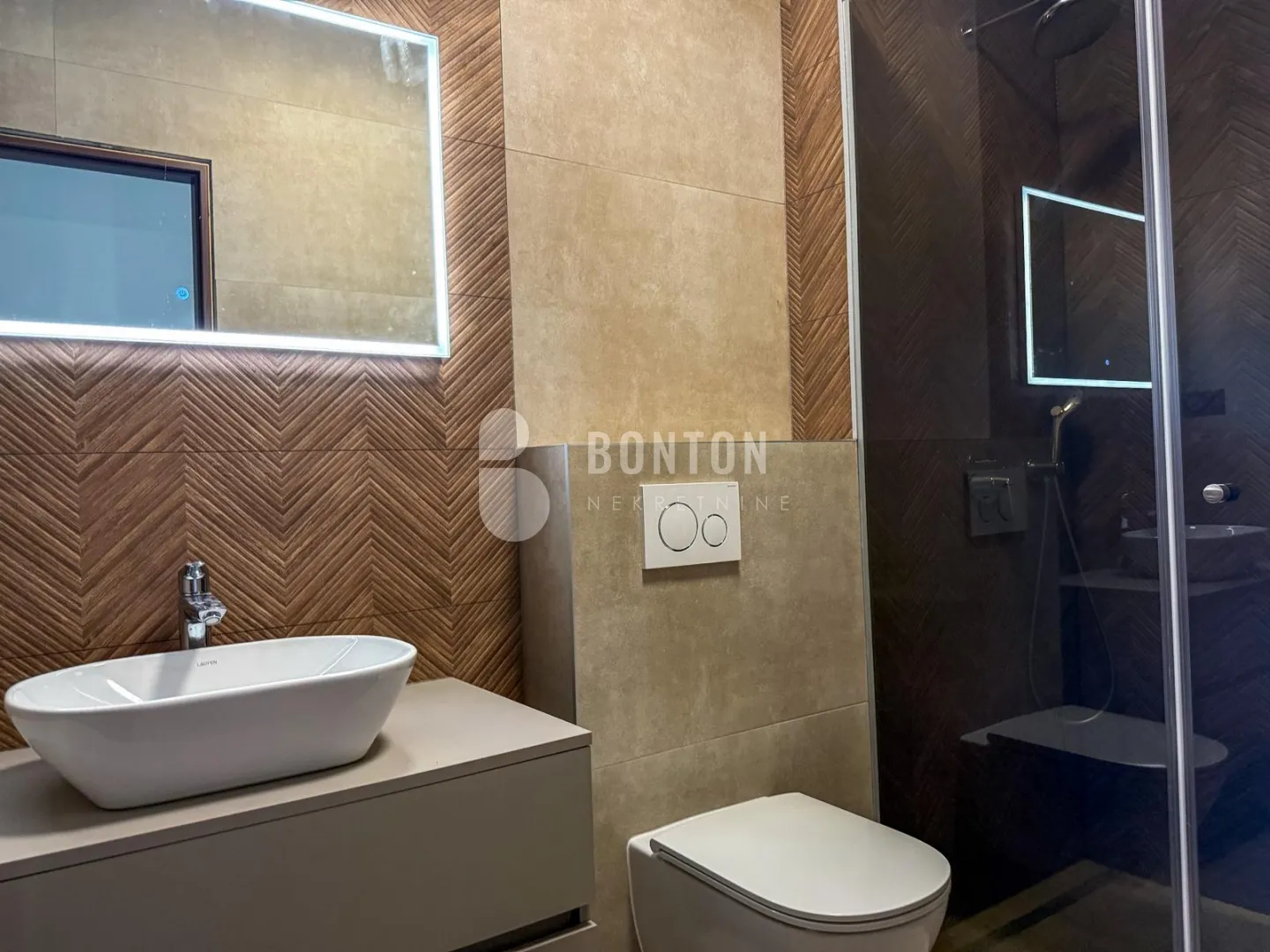 kožino-trosobni luxsuzni stan 1 kat-pogled na more - slika 53