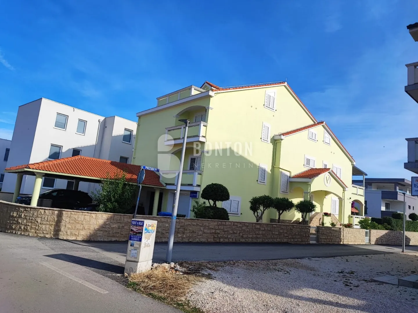vir- poslovna prilika za najam_ kuća s 5 jedinica i bazen - slika 10