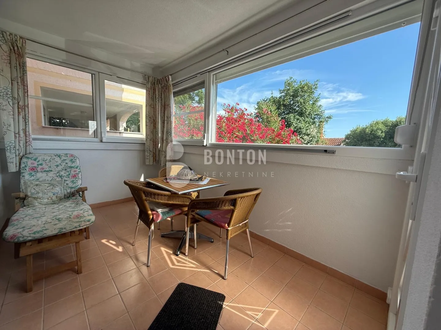 maslinica- šarmatna kuća s dva apartmana - slika 28