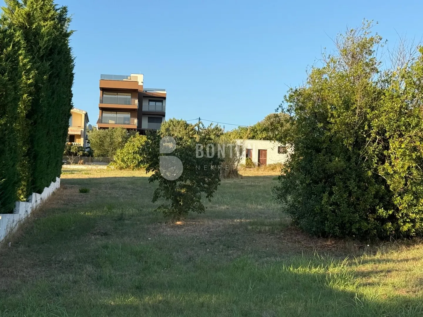 kožino-trosobni luxsuzni stan 1 kat-pogled na more - slika 16