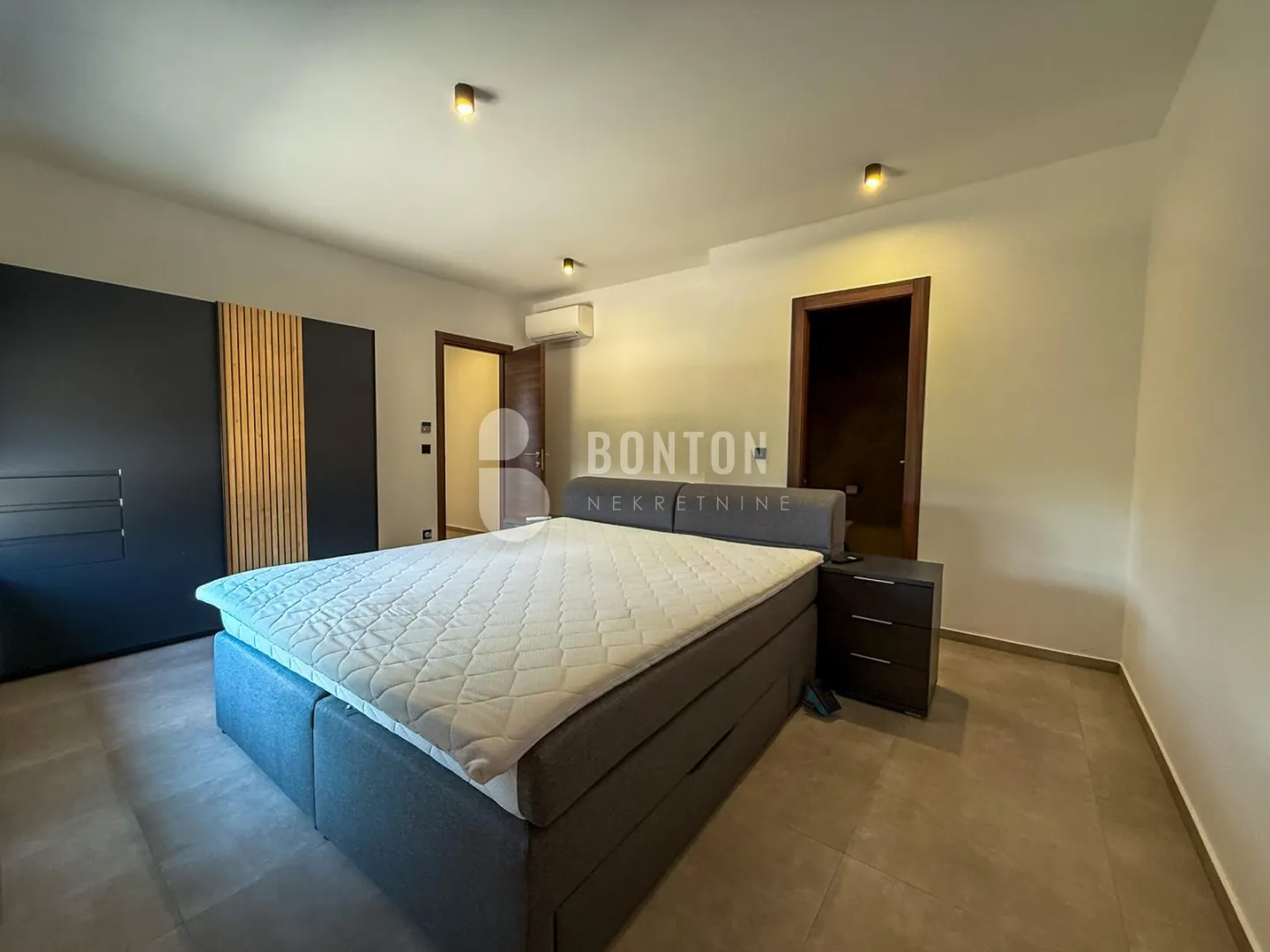 kožino-četvorosobni luxsuzni stan s bazenom -pogled na more - slika 41