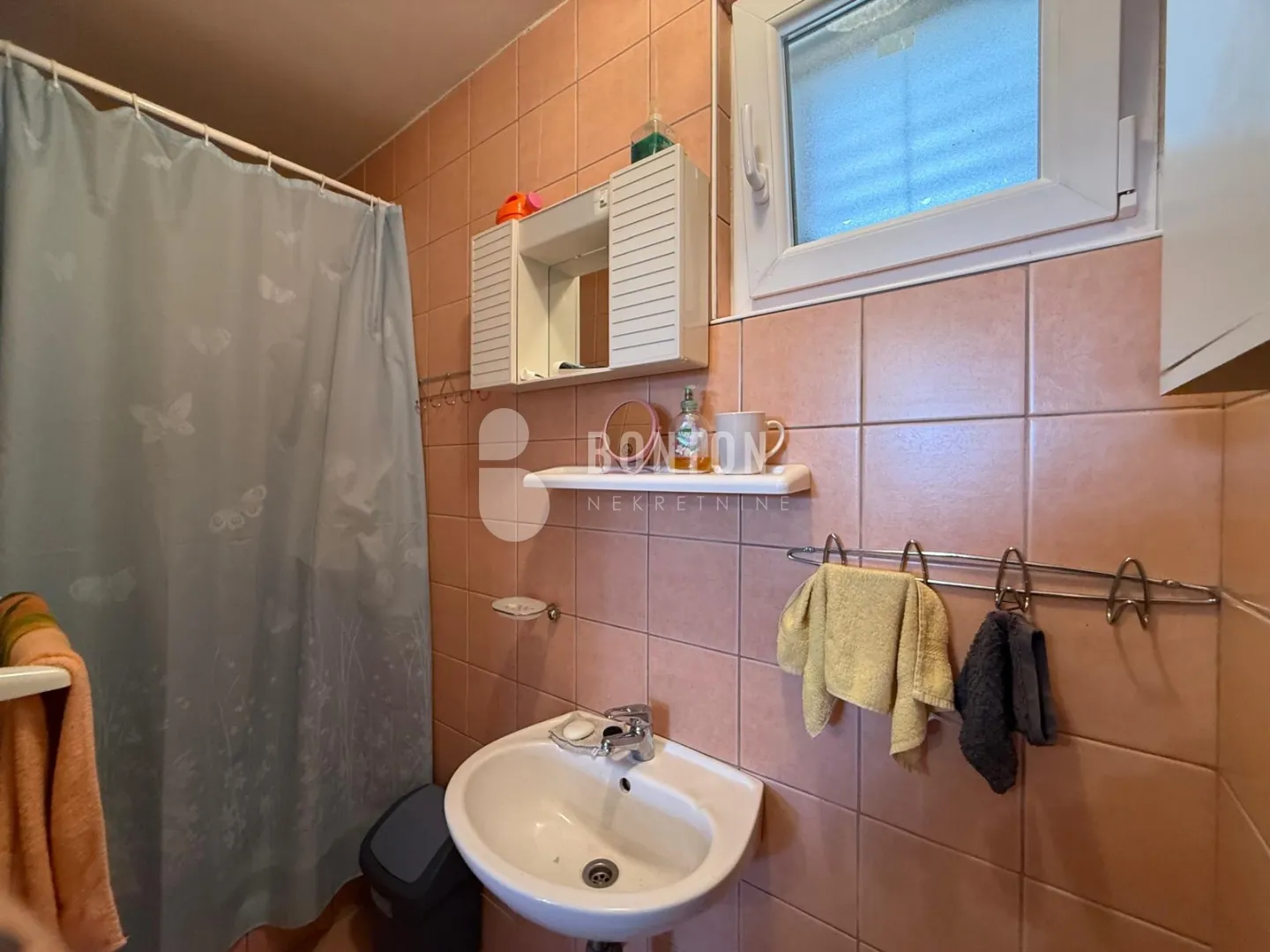 maslinica- šarmatna kuća s dva apartmana - slika 11