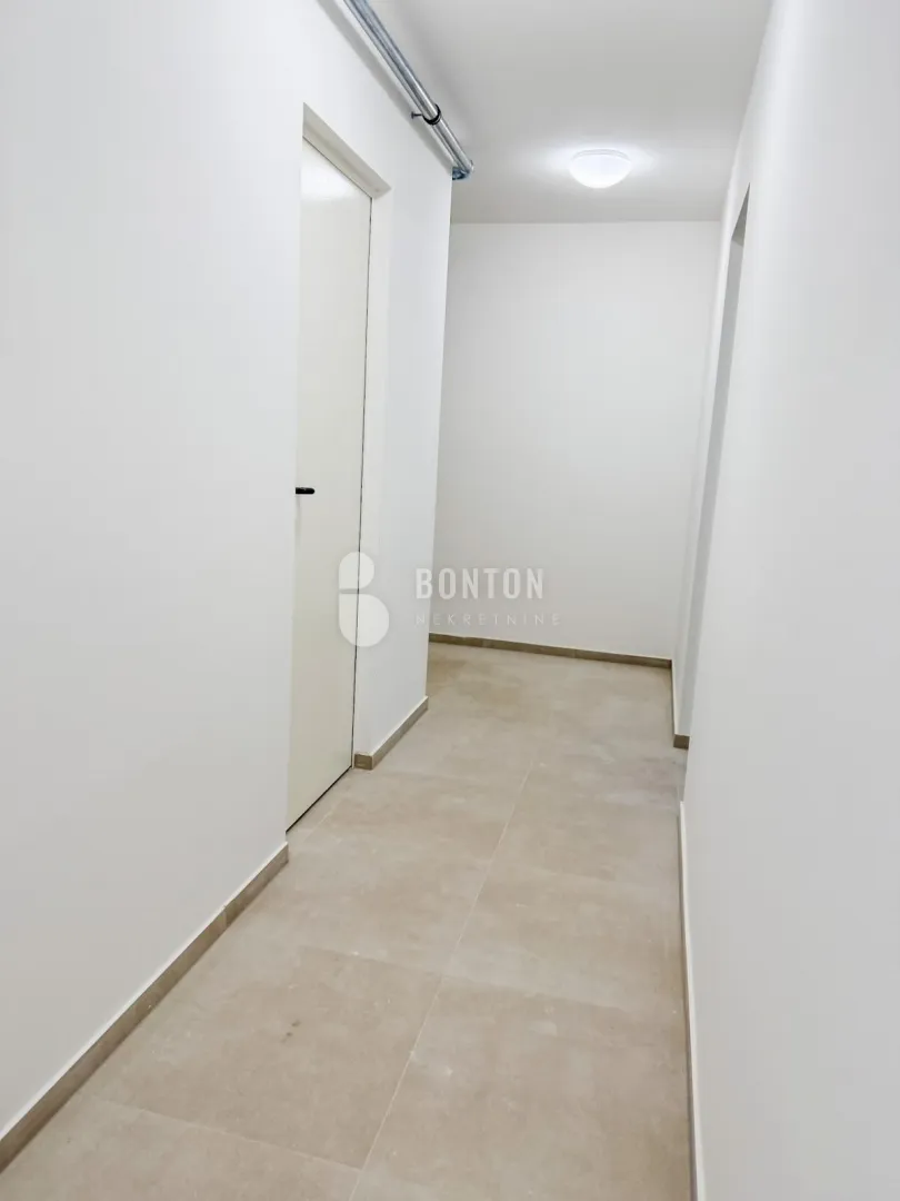 kožino-trosobni luxsuzni stan 1 kat-pogled na more - slika 56
